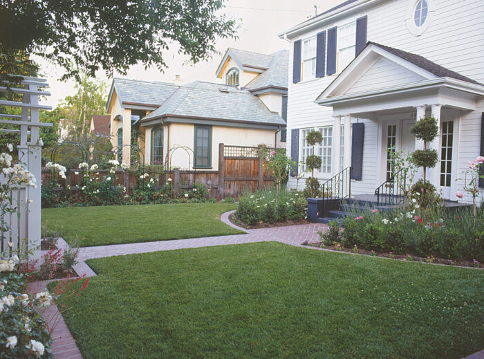 colonial home garden