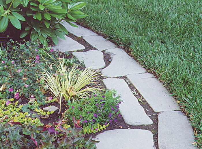 tumbled bluestone lawn edging front-yard