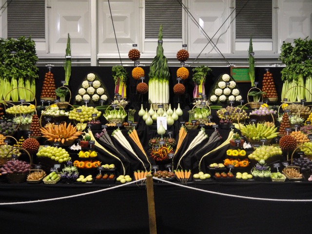 vegetables ready to eat spread out on a table