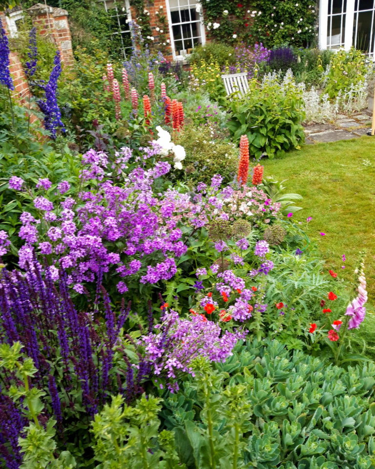 Careful Design for a Naturalistic Effect - Fine Gardening