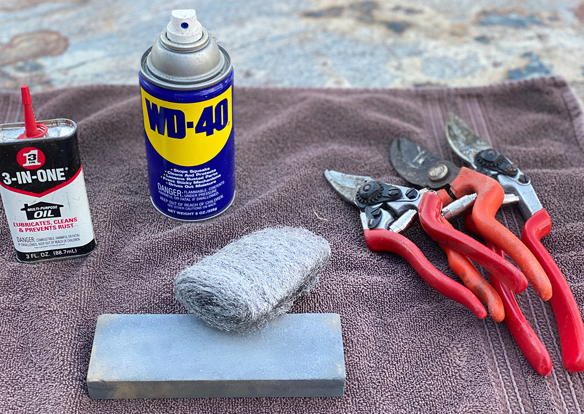 cleaning garden tools