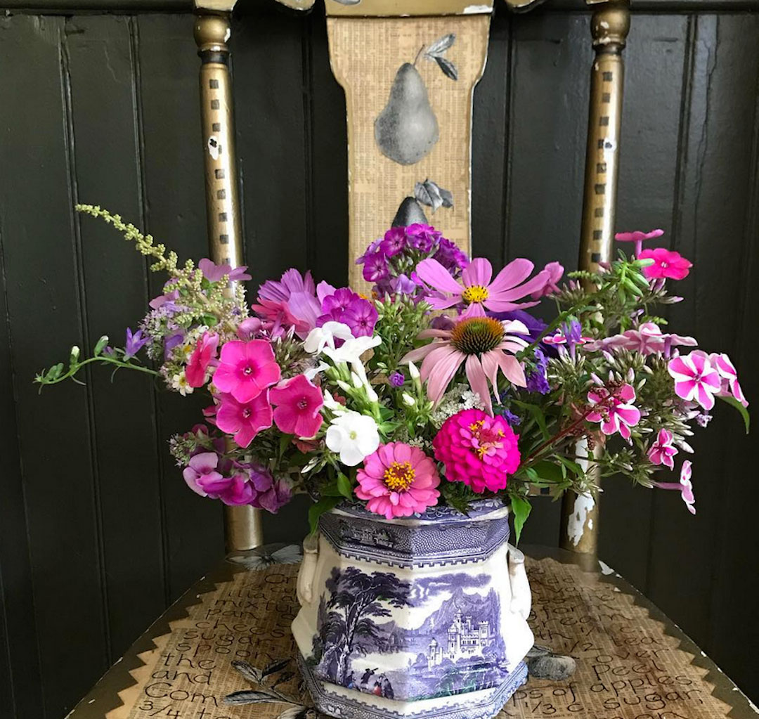 Sugarbowl with pink flowers