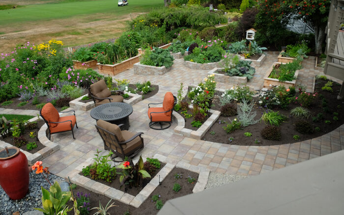 symmetrical garden patio with built in garden beds