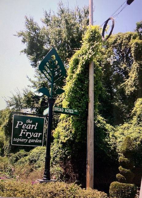 The Pearl Fryar topiary garden sign 