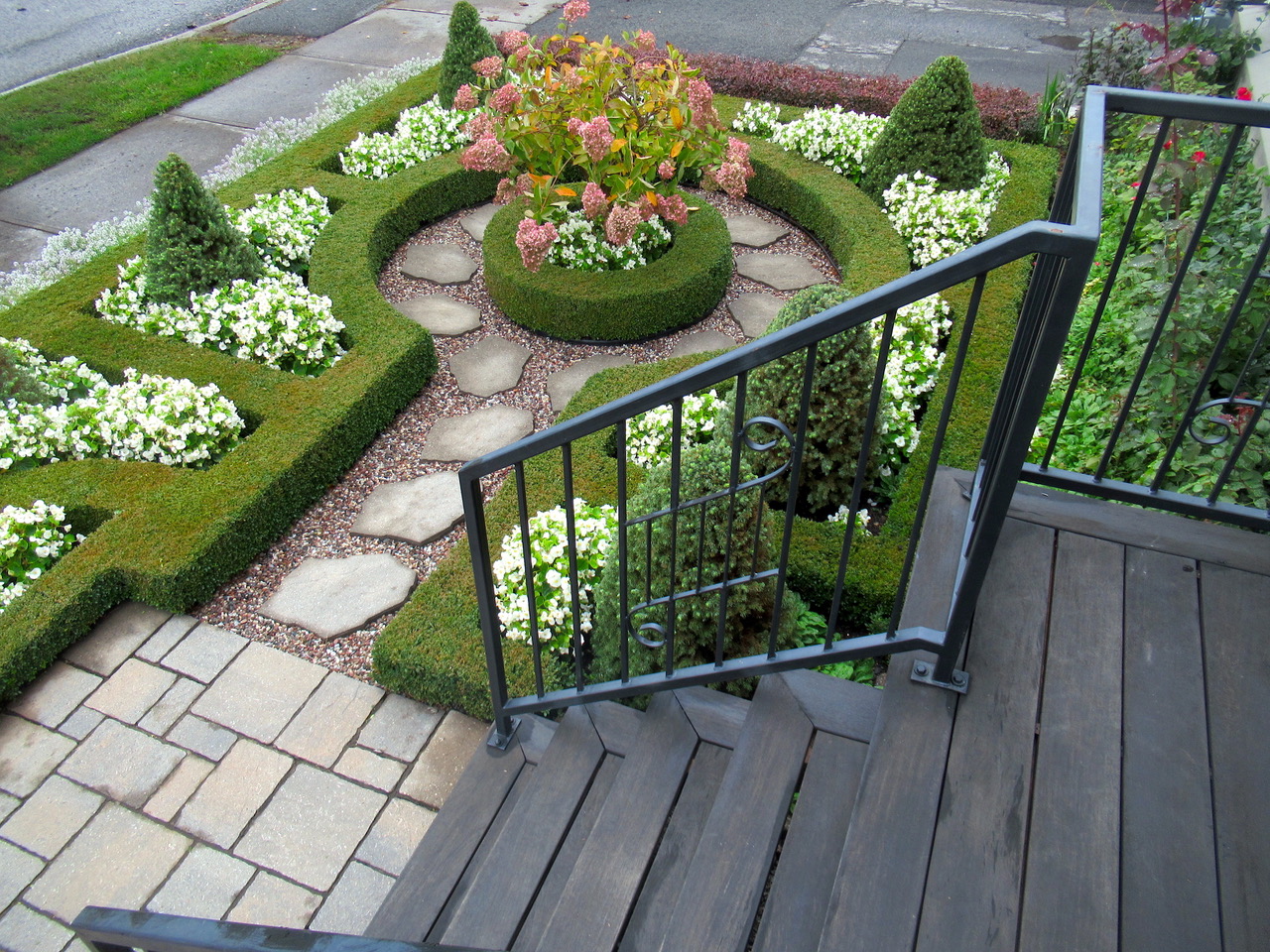 front yard parterre garden