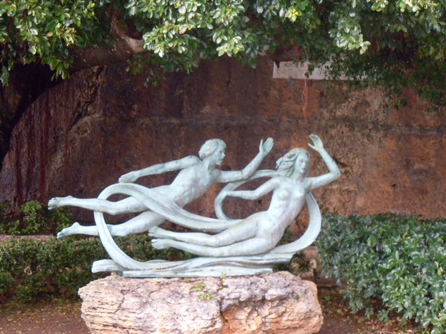 ‘aquarian’ sculpture