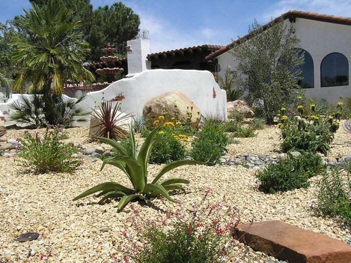 Create a Water-Wise Garden With Stone - Fine Gardening