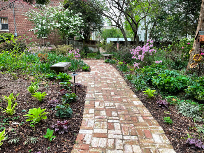 Dodie’s Alabama Garden - Fine Gardening