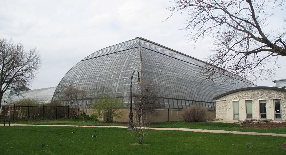 Garfield Park Conservatory from the outside