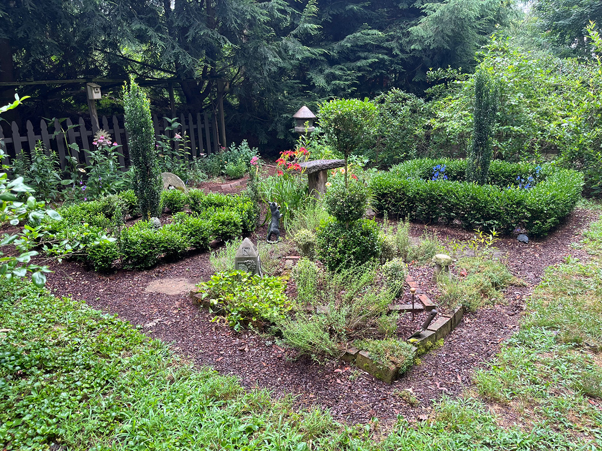 four square garden with low hedges