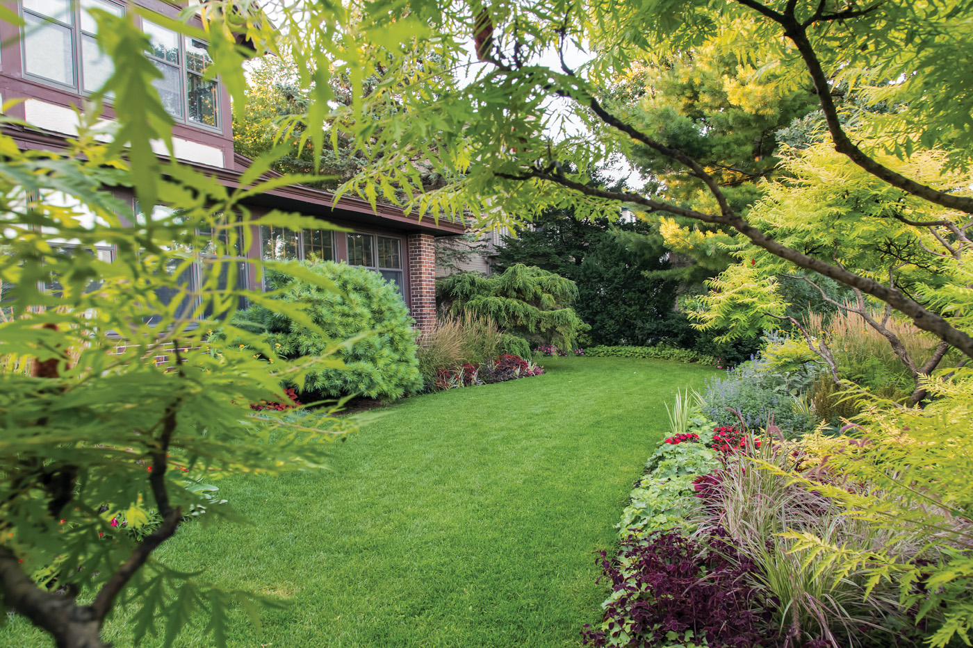 Front lawn photo by TracyWalsh