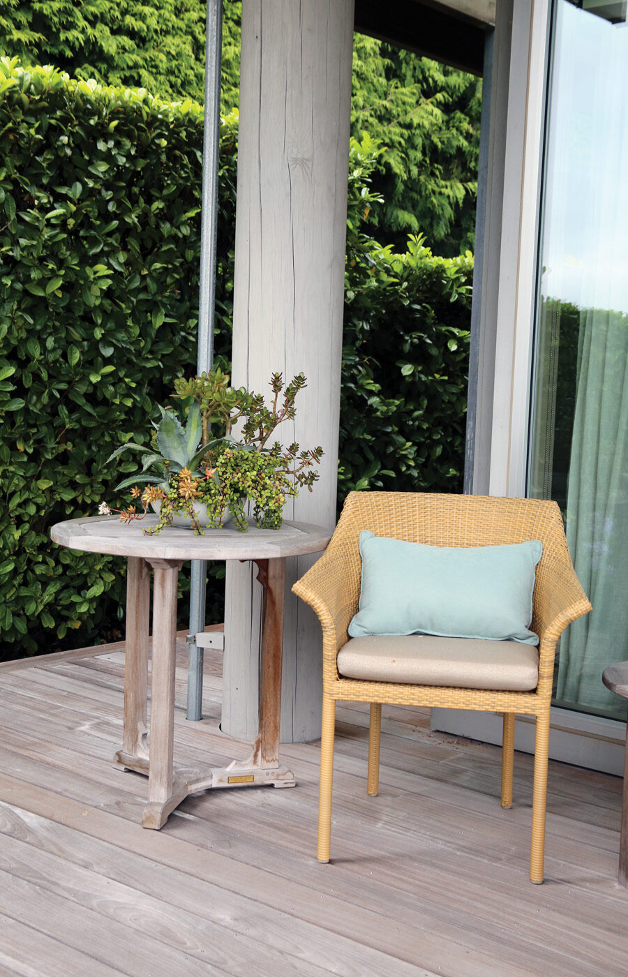 Outdoor seating photo by Diana Koehm