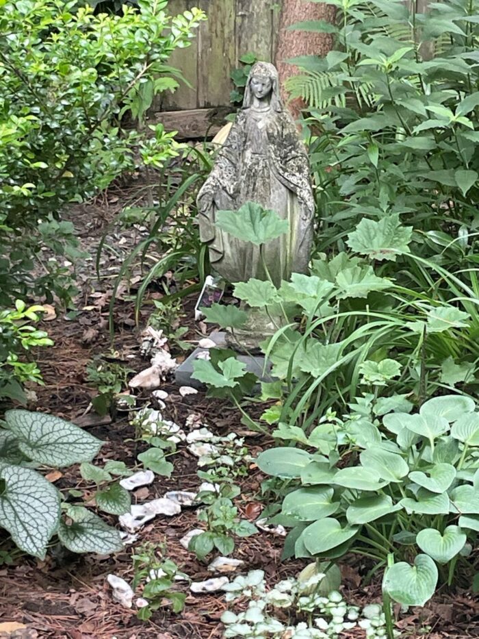 Shade garden ornament 