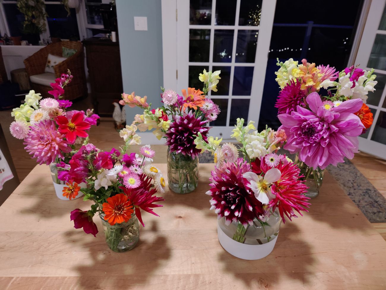 cut flowers, flower arrangements,