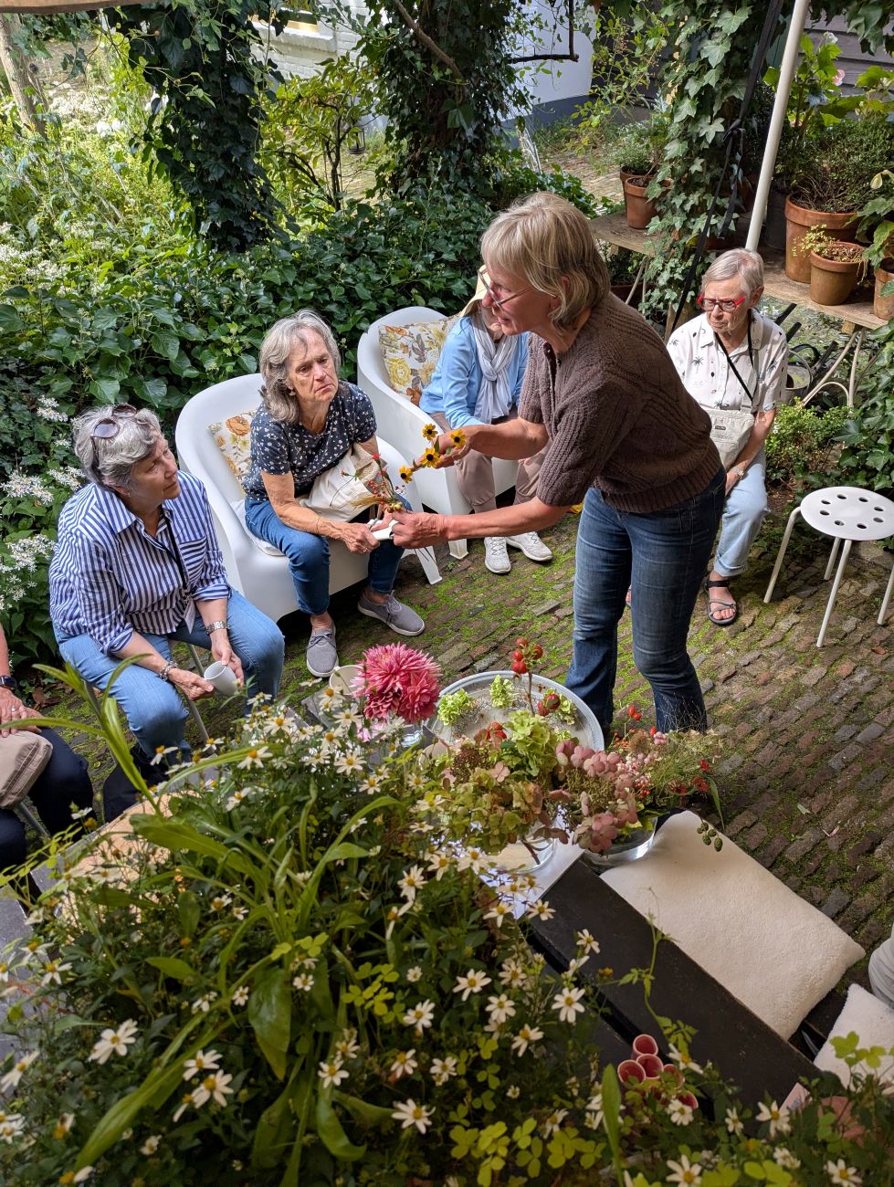 Marieke Nolsen, flower arranging demonstration, garden tour, cut flowers, floral design, Netherlands garden